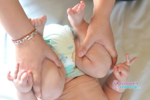 masaza-bebe-kako-da-masiramo-bebi-stomak-za-olaksanje-bebinih-grceva-clanak-2
