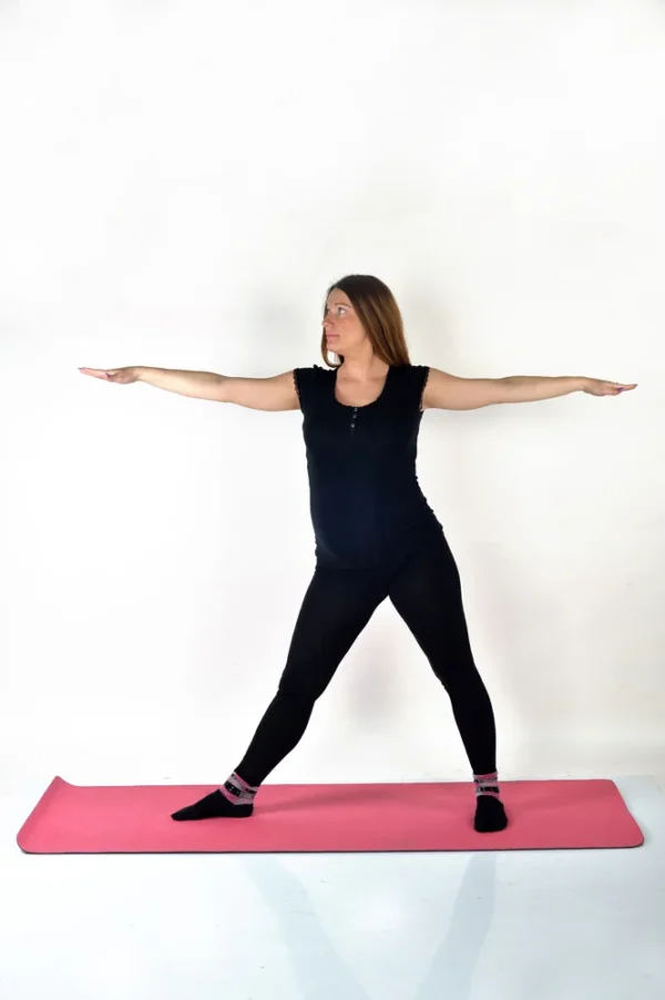 Produženi trougao - yoga vežba za trudnice i mame - Produzeni trougao 1