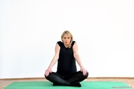 yoga-i-trudnica-otpustanje-stresa-1