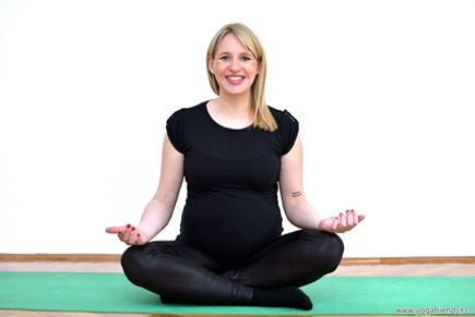 yoga-i-trudnica–sistanje-smeh
