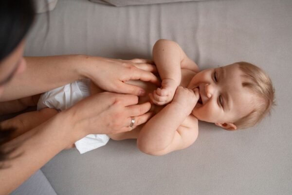 Masaža bebe umiruje bebin plač