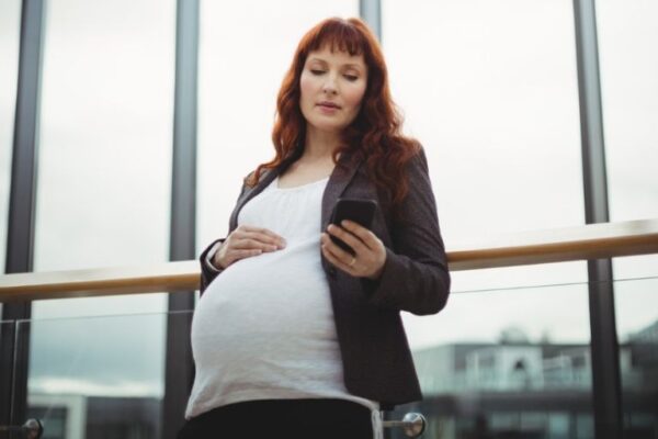 Trudnica na odmoru i putovanje avionom