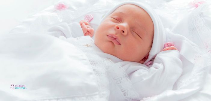 U kom položaju treba da spava beba, uslovi za spavanje novorođenčeta
