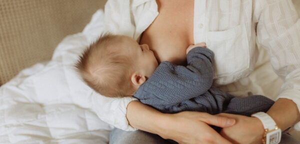 Značaj ishrane i suplementacije u periodu dojenja za mamu i bebu