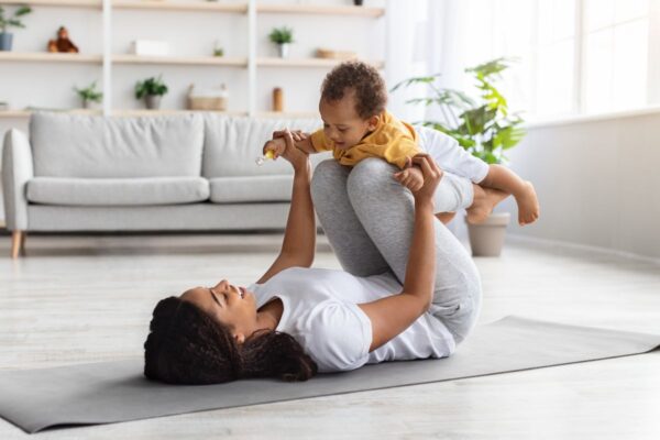 yoga za mame i bebe 1