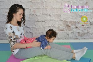 yoga-za-mame-i-bebe-protezanje-istezanje-clanak-8