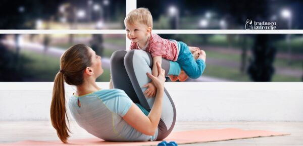 yoga za mamu i bebu vezba klackalica
