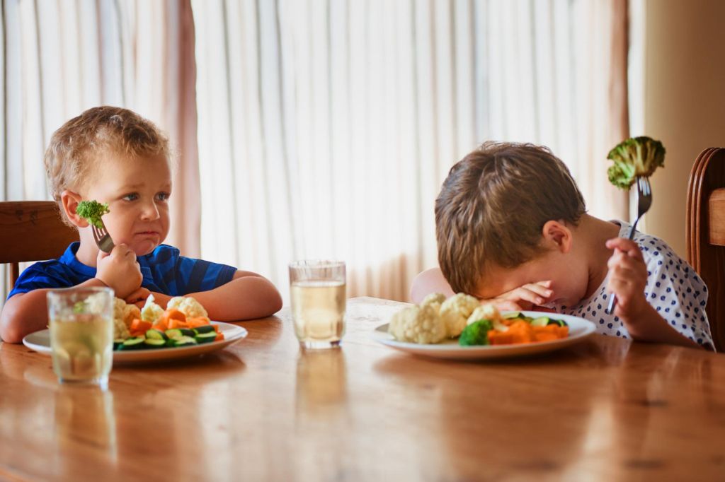 Dete za porodičnom trpezom