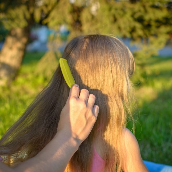 Dete ima vaške u kosi, kako se rešiti vaški?