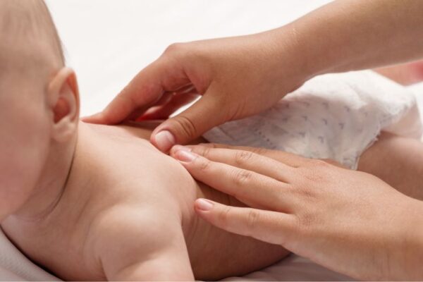 7 Razloga za masažu beba