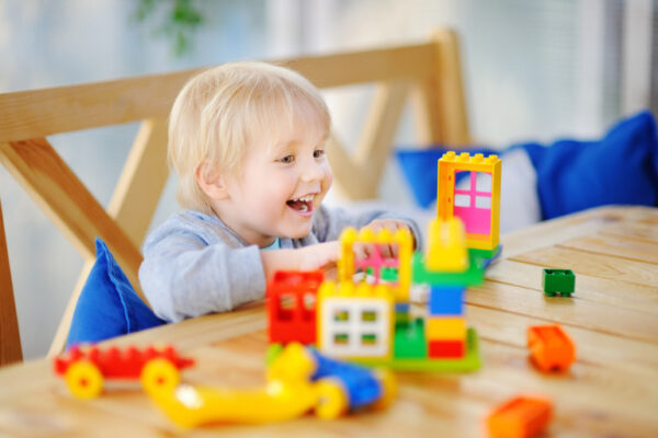 Kako boje deluju na decu 