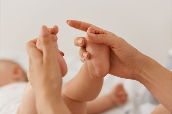 pomoć bebi pri nicanju zubića