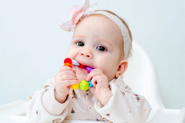 Nicanje prvih mlečnih zuba