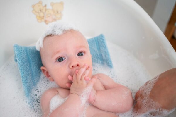 Pribor za kupanje i negu bebe