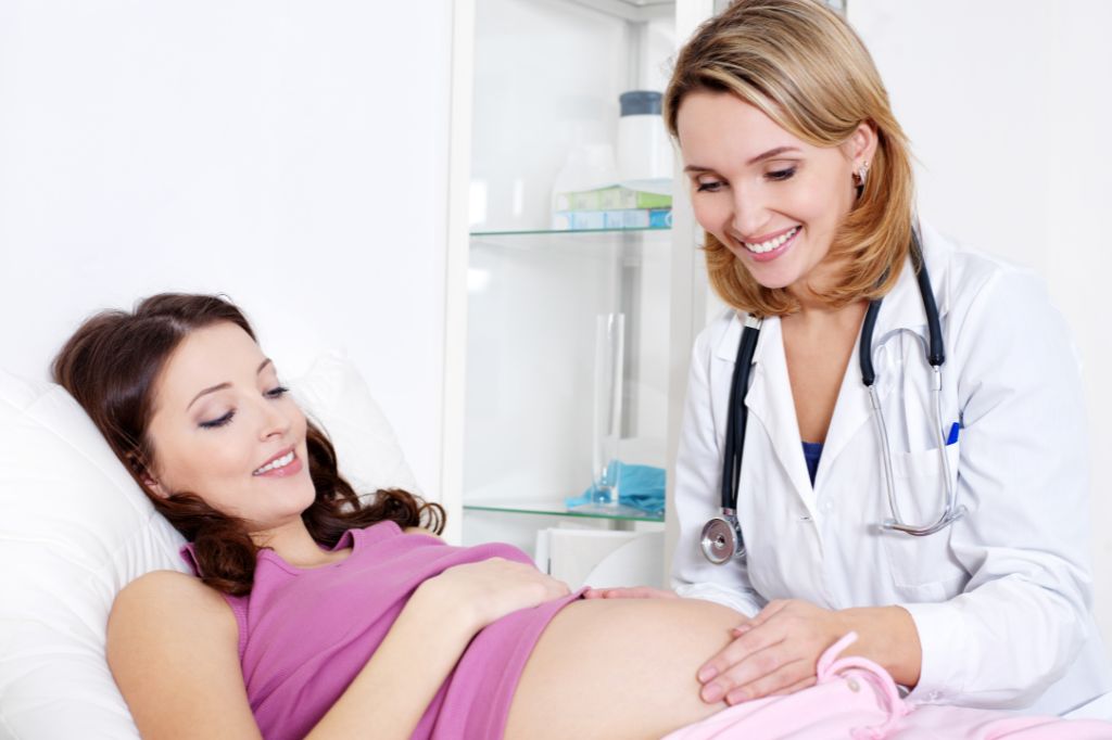 Šta doktor proverava pre porođaja