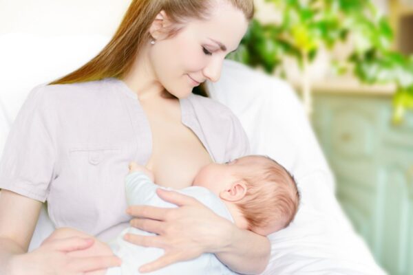 Pravilno postavljanje bebe na dojku