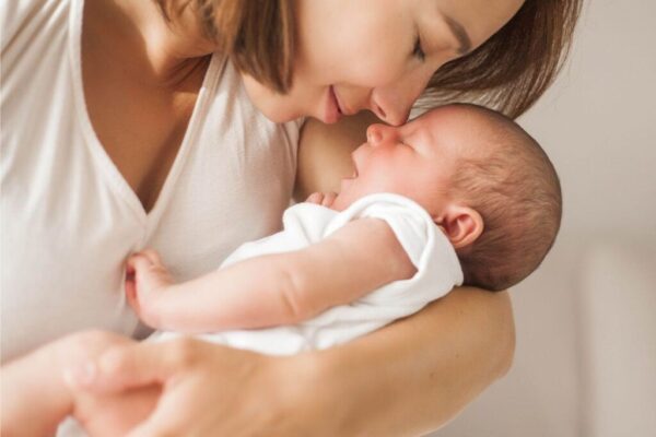 Da li novorođenče dobija dovolјno majčinog mleka