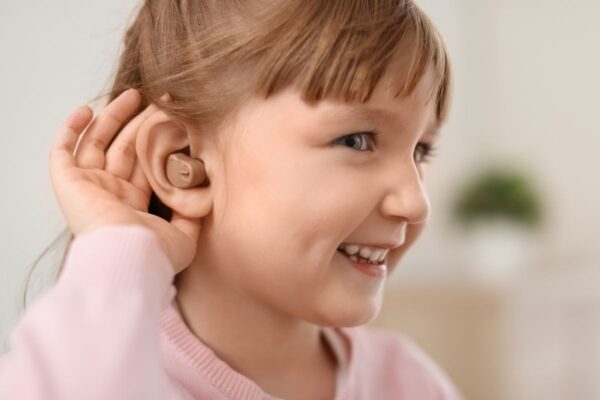Deca sa ostećenjem sluha 