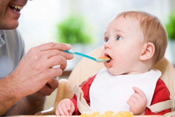 Beba odbija da jede neku namirnicu