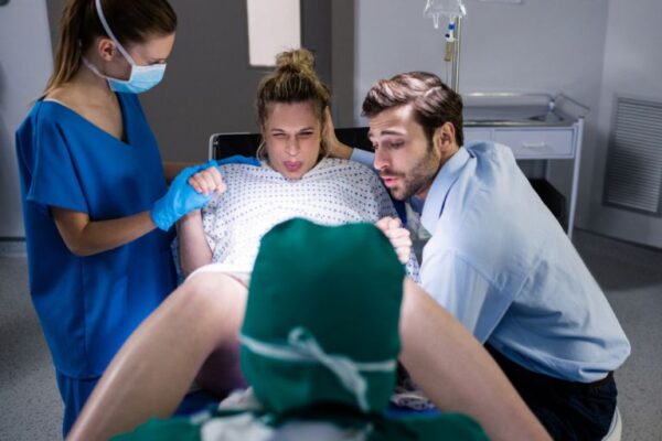 Uloga tate na porođaju
