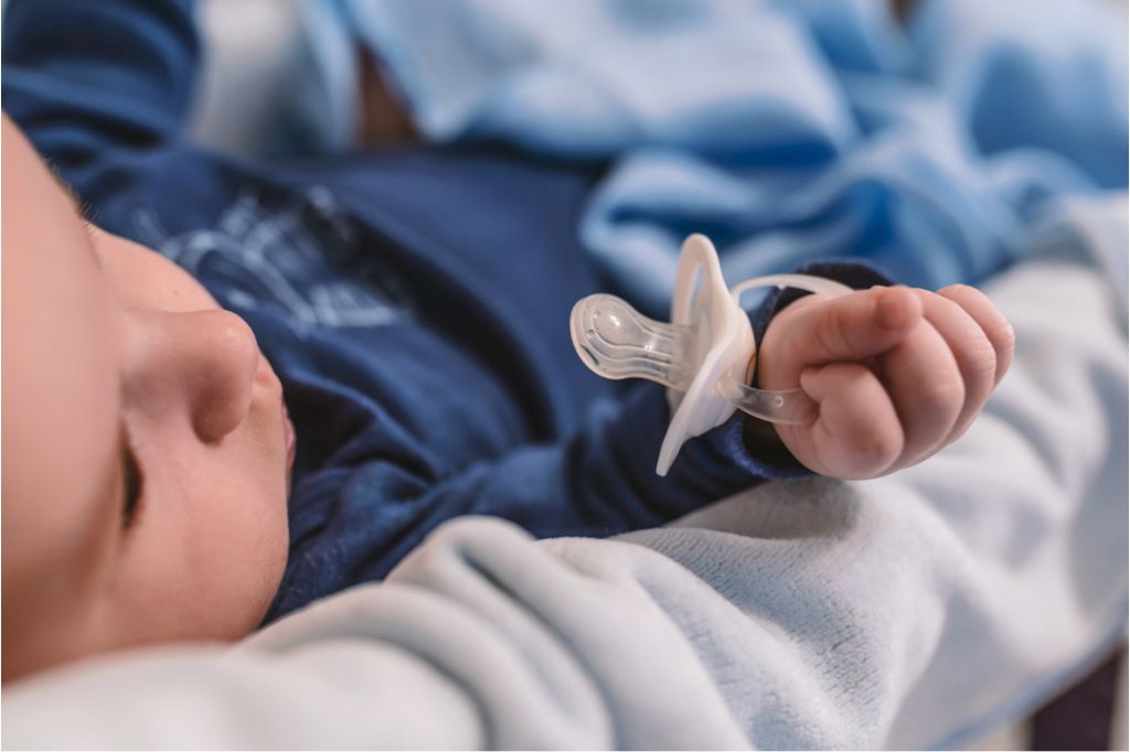 Dok beba uči da sisa