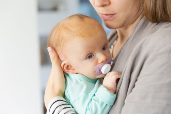 Dok beba uči da sisa