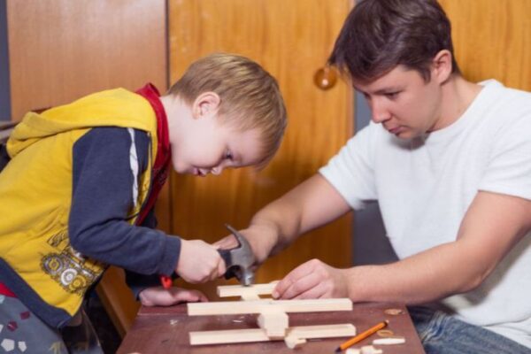 Stolarska škola za mališane 