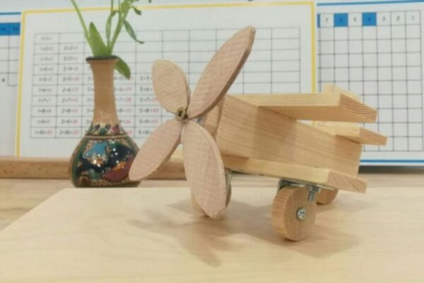 Stolarska škola za mališane 