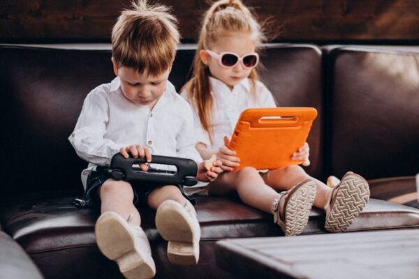 Uticaj ekrana na govor dece 